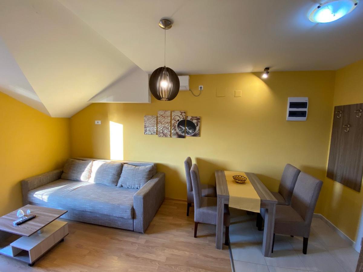 Apartmani Borova 2 Veliko Gradište Exterior foto